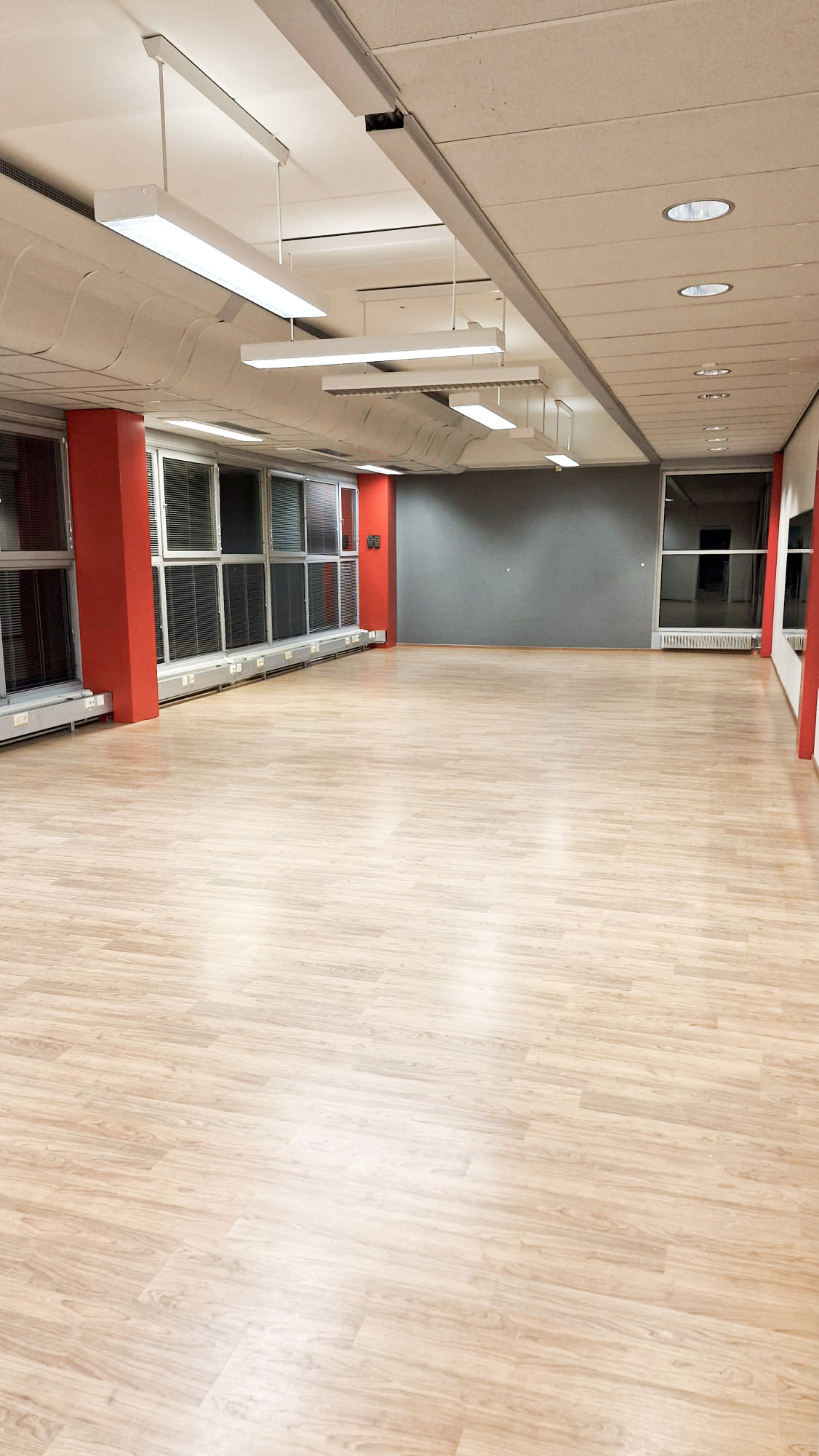 FeenixDance tanssiseura pieni tanssisali